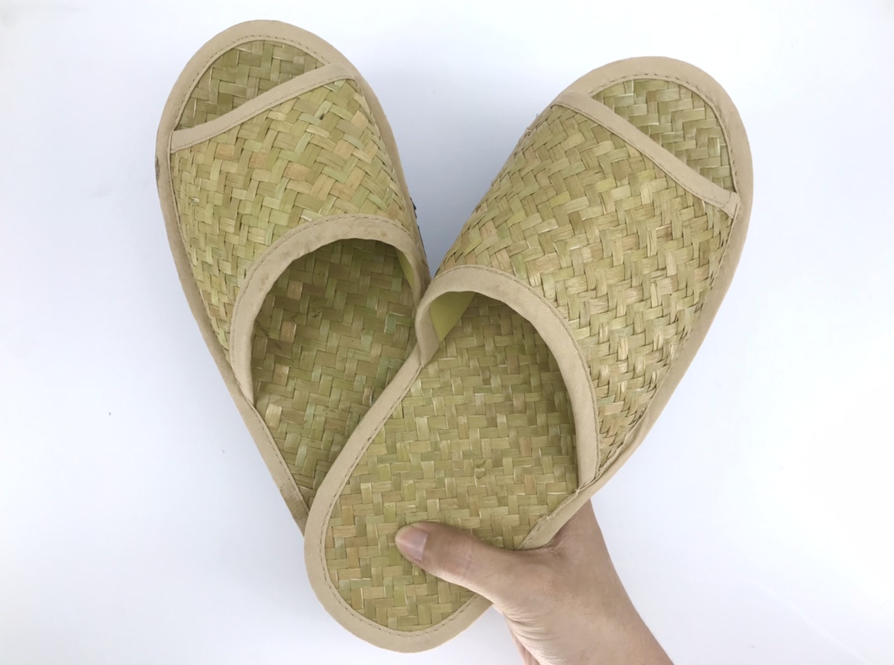 Dép cỏ bàng