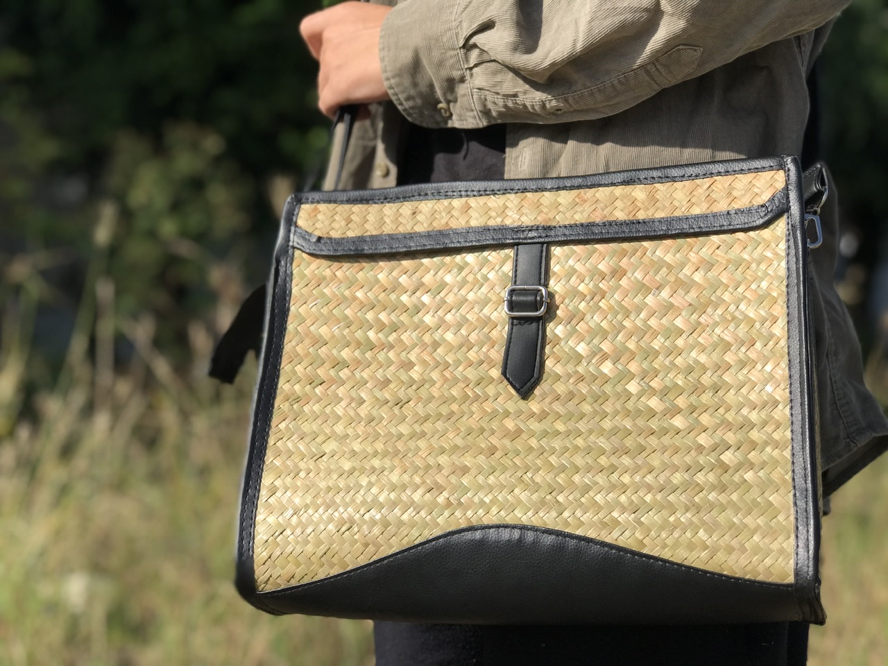 Túi cỏ bàng quai chéo