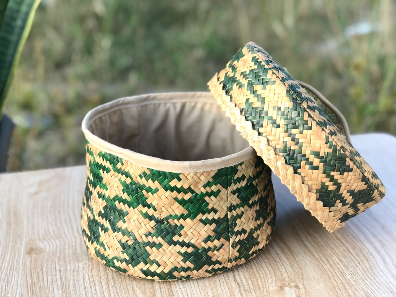 Hộp bình trà cỏ bàng