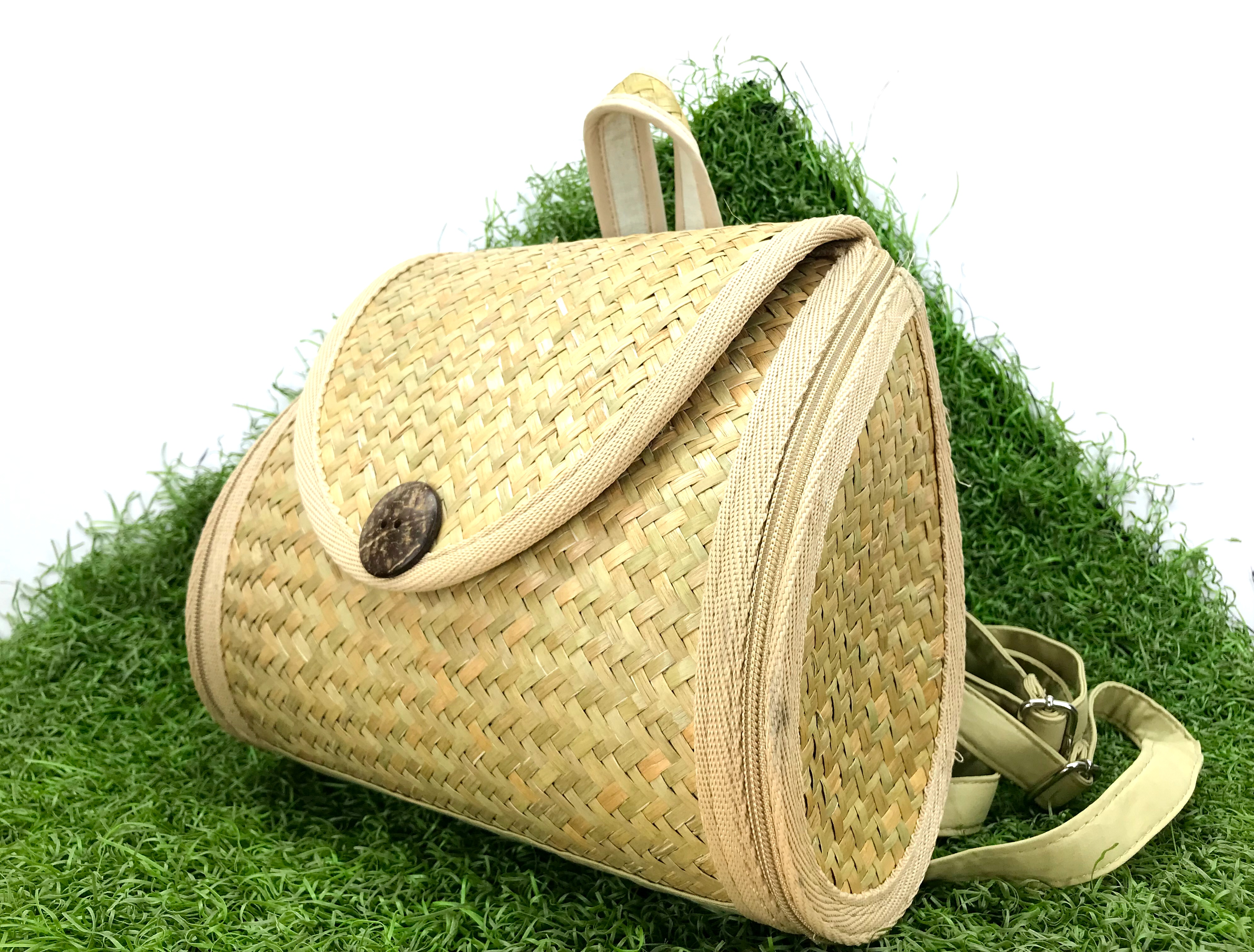 Vì sao nói balo cỏ bàng là sự kết hợp hoàn hảo giữa nghệ thuật và bảo vệ môi trường