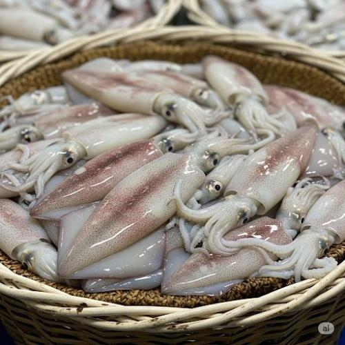 Sau sinh ăn mực được không?