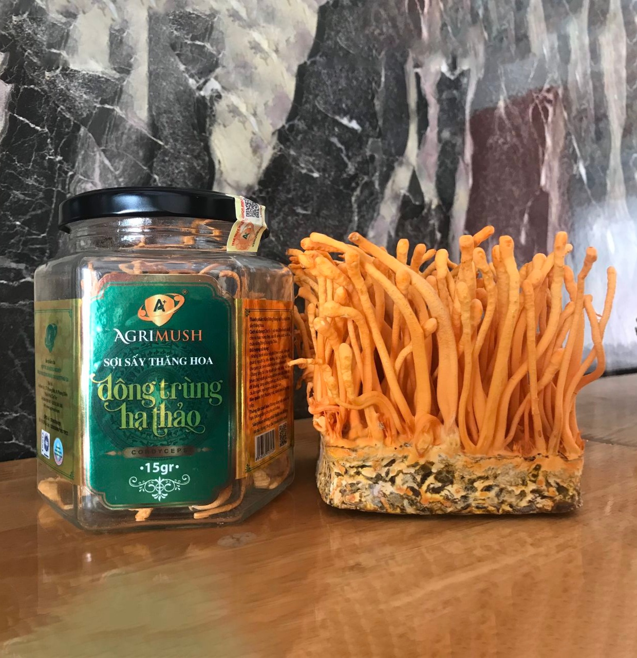 Nên dùng đông trùng hạ thảo tươi hay khô để xào bò?