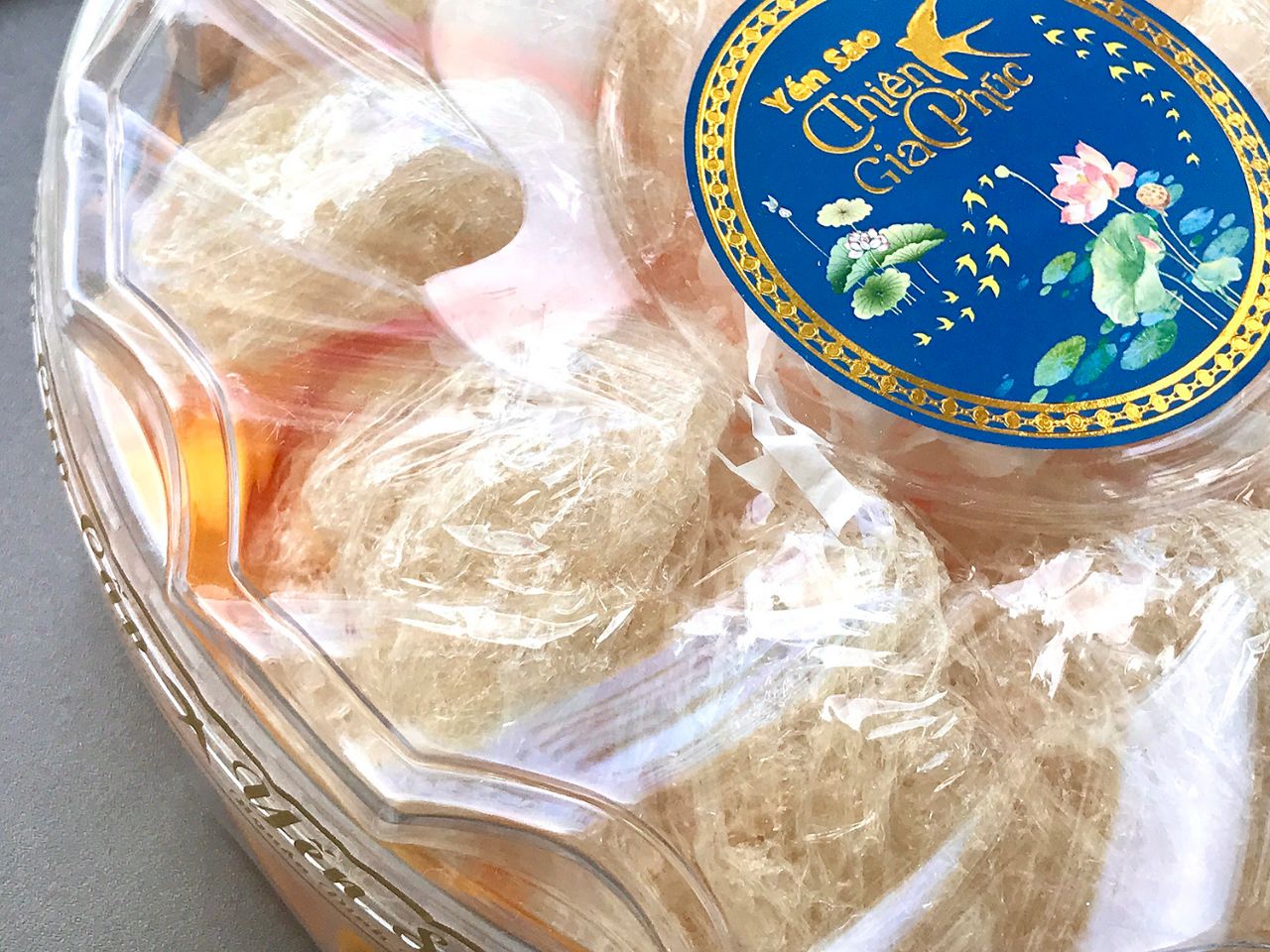 Tổ yến sào để lâu bị vàng có nên dùng nữa không?