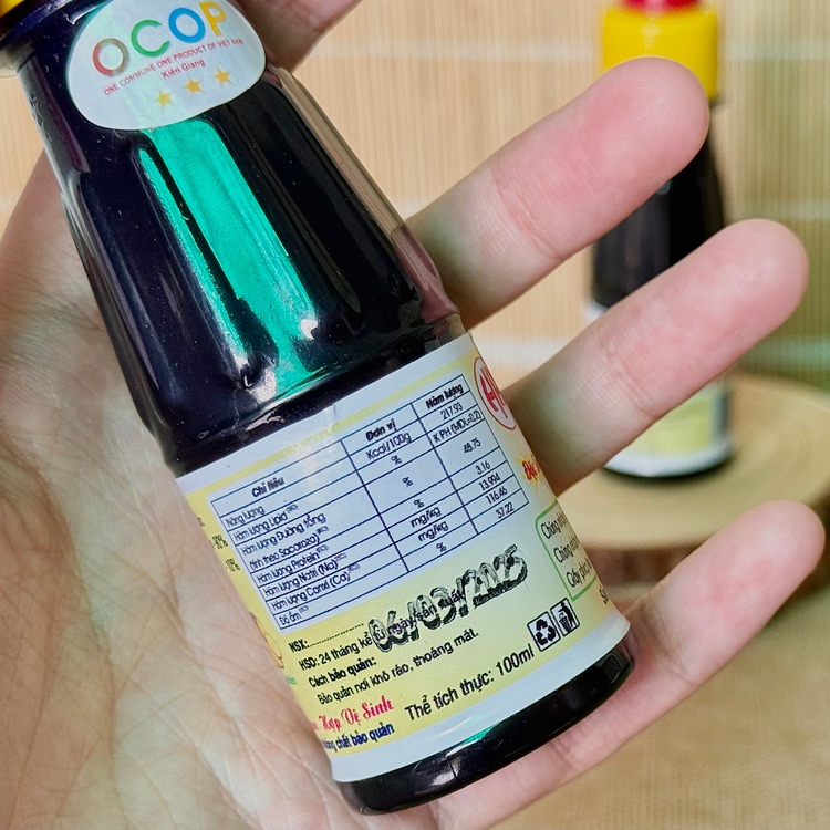 Nước màu khóm có vị gì?