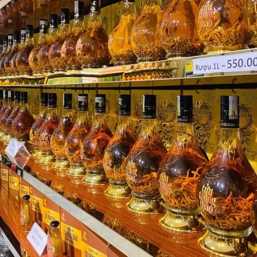 Ngâm rượu đông trùng hạ thảo