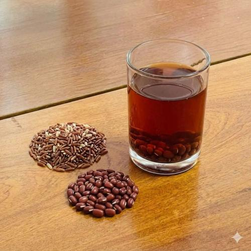 1. Uống trà đậu đỏ có bị nổi mụn không?