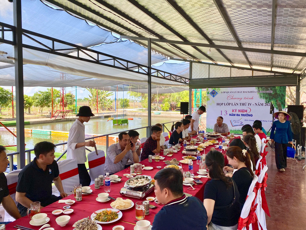 Thực đơn đa dạng, tối ưu ngân sách hội nhóm