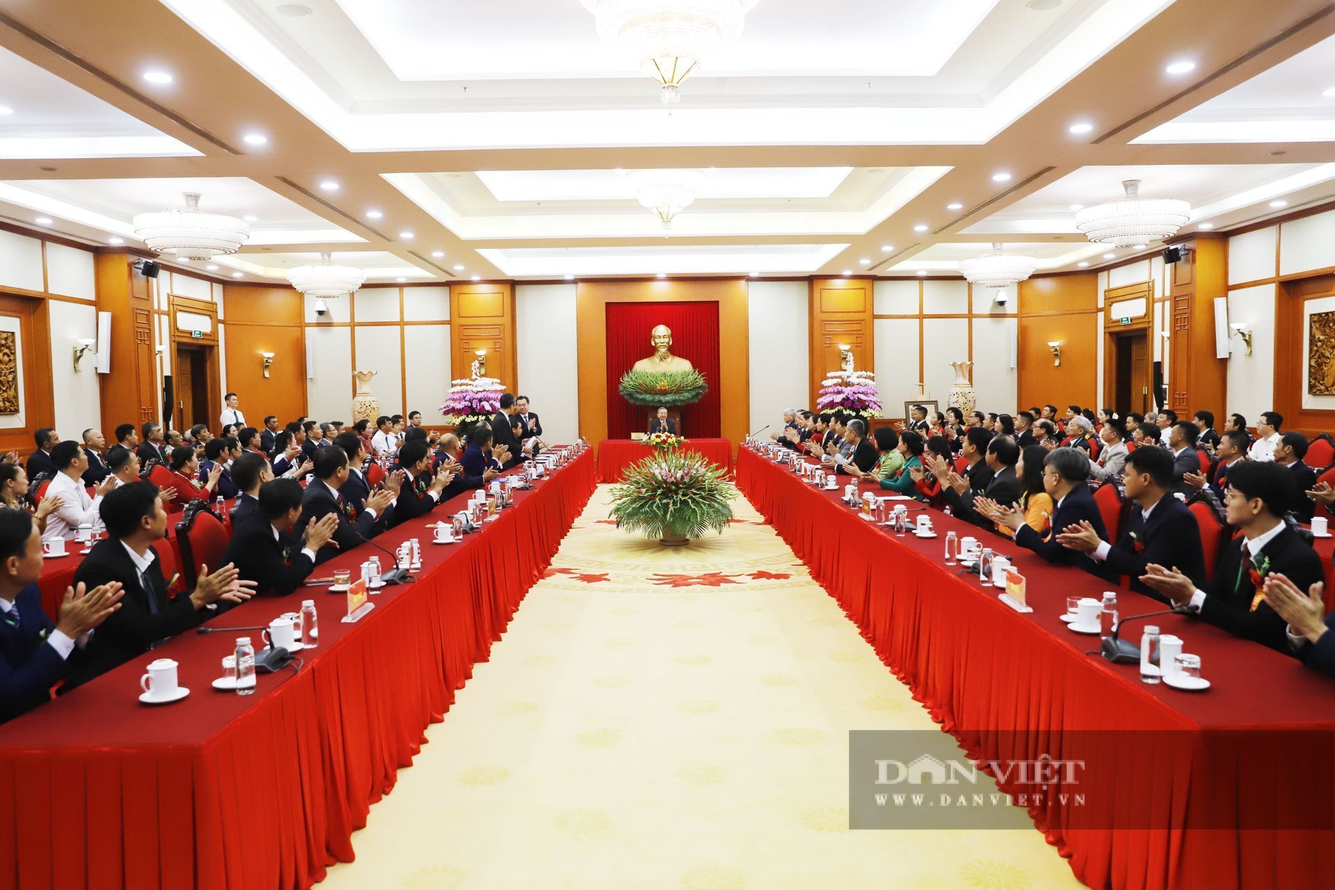 Toàn cảnh Tổng Bí thư Tô Lâm gặp mặt thân mật với 95 đại biểu tiêu biểu là Nông dân Việt Nam xuất sắc và các Nhà khoa học của nhà nông được tôn vinh năm 2025 tại tại Trụ sở Trung ương Đảng.