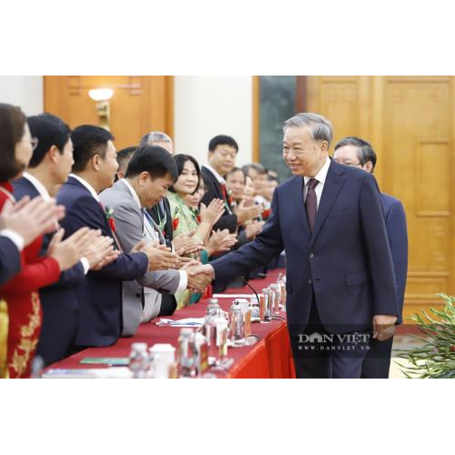 Tại buổi gặp mặt, Tổng Bí thư Tô Lâm nồng nhiệt chào mừng và biểu dương 95 tấm gương nông dân và nhà khoa học tiêu biểu