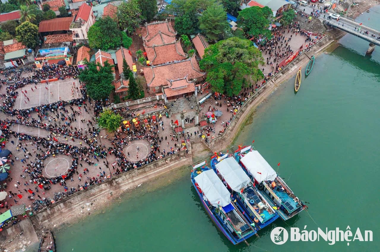 Lễ hội Đền Cờn 2025: Nghi lễ cầu ngư linh thiêng, hội đua thuyền sôi nổi và thể thao dân gian hấp dẫn