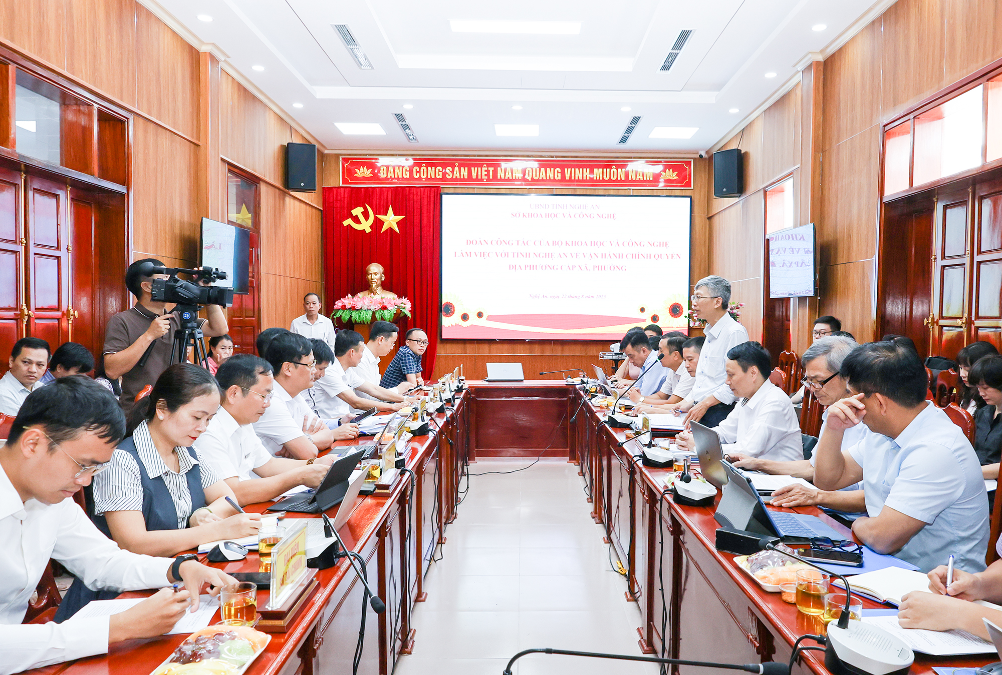 Nghệ An tháo gỡ khó khăn trong phân cấp, chuyển đổi số và vận hành chính quyền 2 cấp