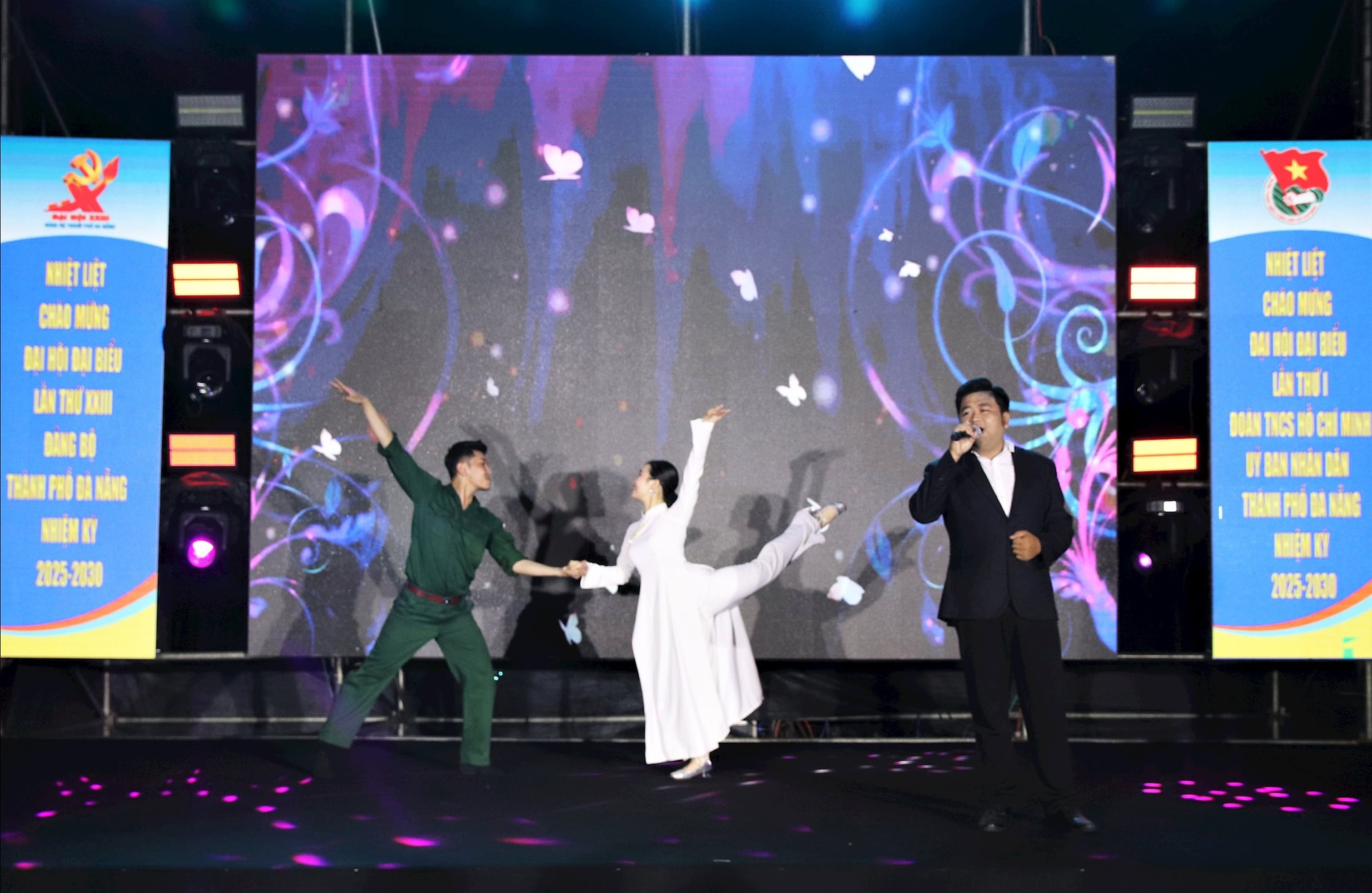 Hội thi giọng hát hay “Tuổi trẻ với khát vọng hùng cường”