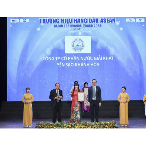 Công ty Cổ phần Nước giải khát Yến sào Khánh Hòa được bình chọn Top 10 Thương hiệu hàng đầu ASEAN