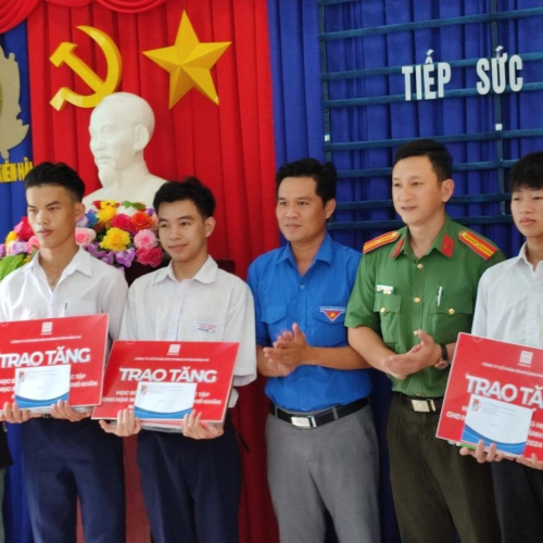 Kiên Hải: 144 Thí Sinh Vượt Biển Vào Đất Liền Dự Kỳ Thi Tốt Nghiệp Trung Học Phổ Thông