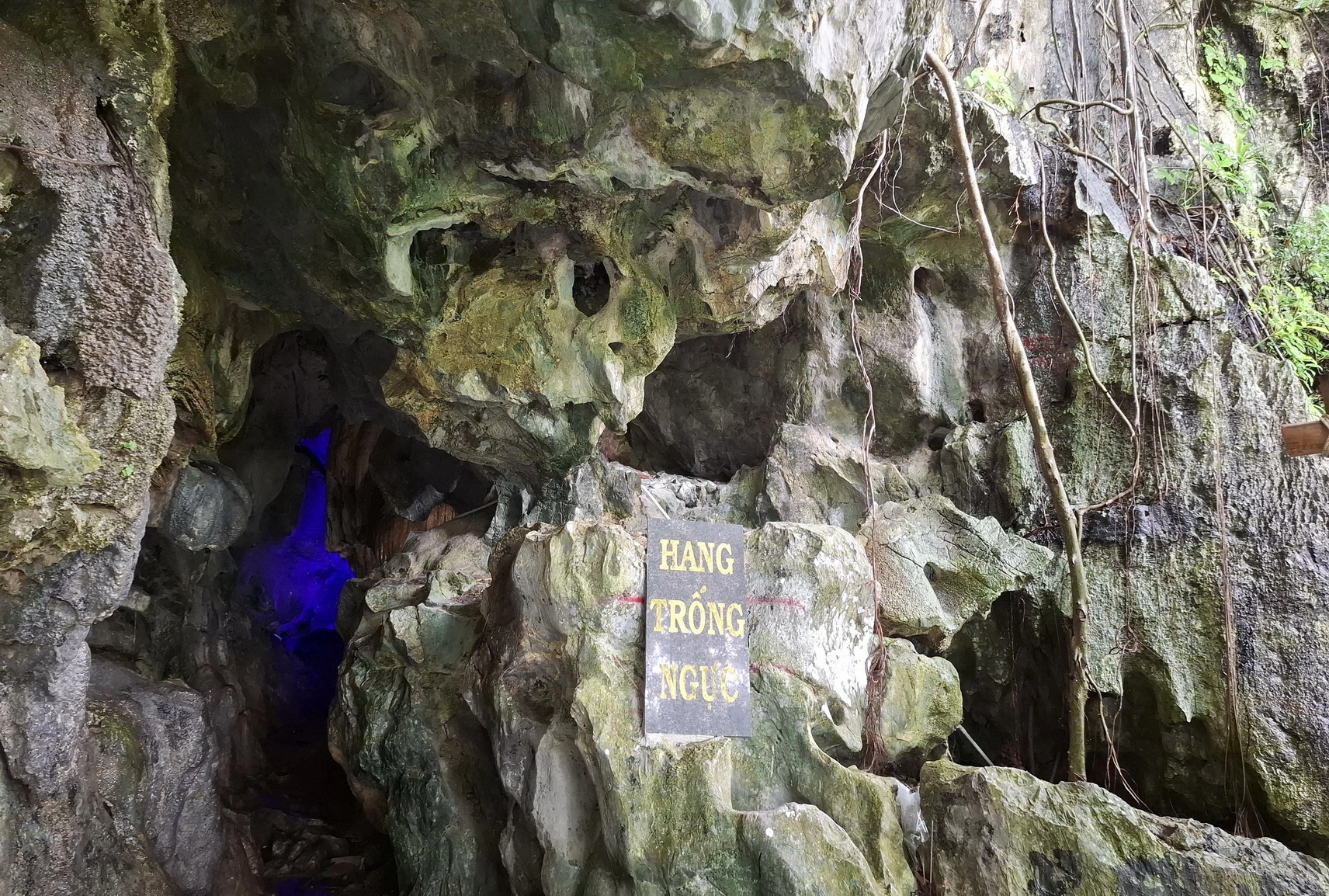 Những hang động huyền thoại và vẻ đẹp kỳ ảo