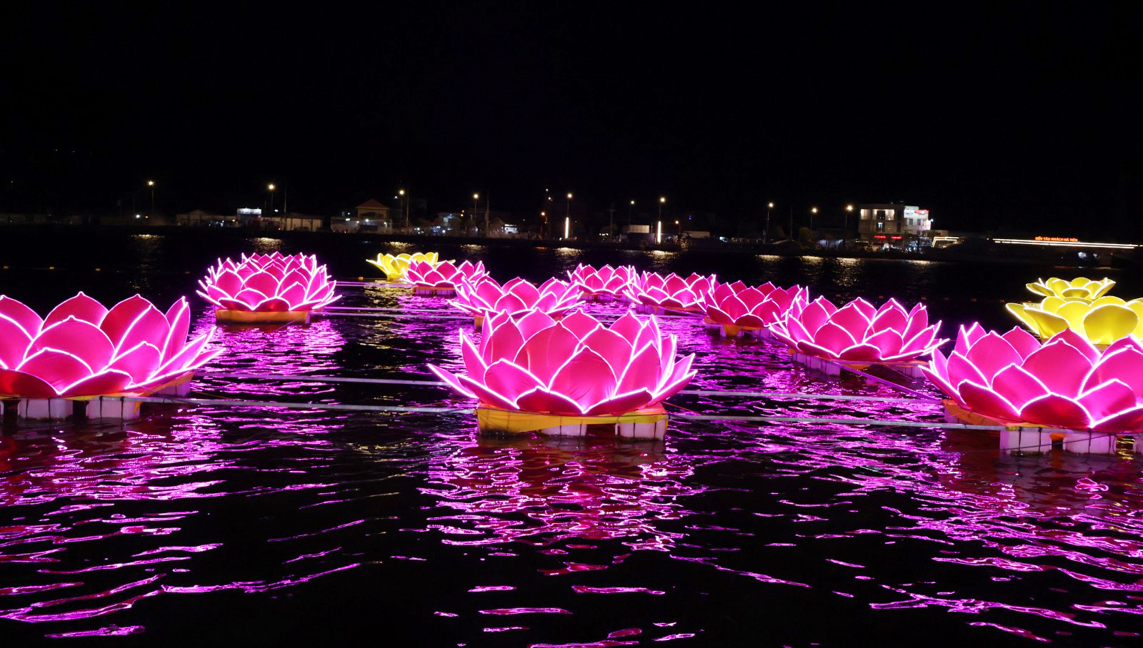 Khám phá Hà Tiên với những tiêu điểm khác: