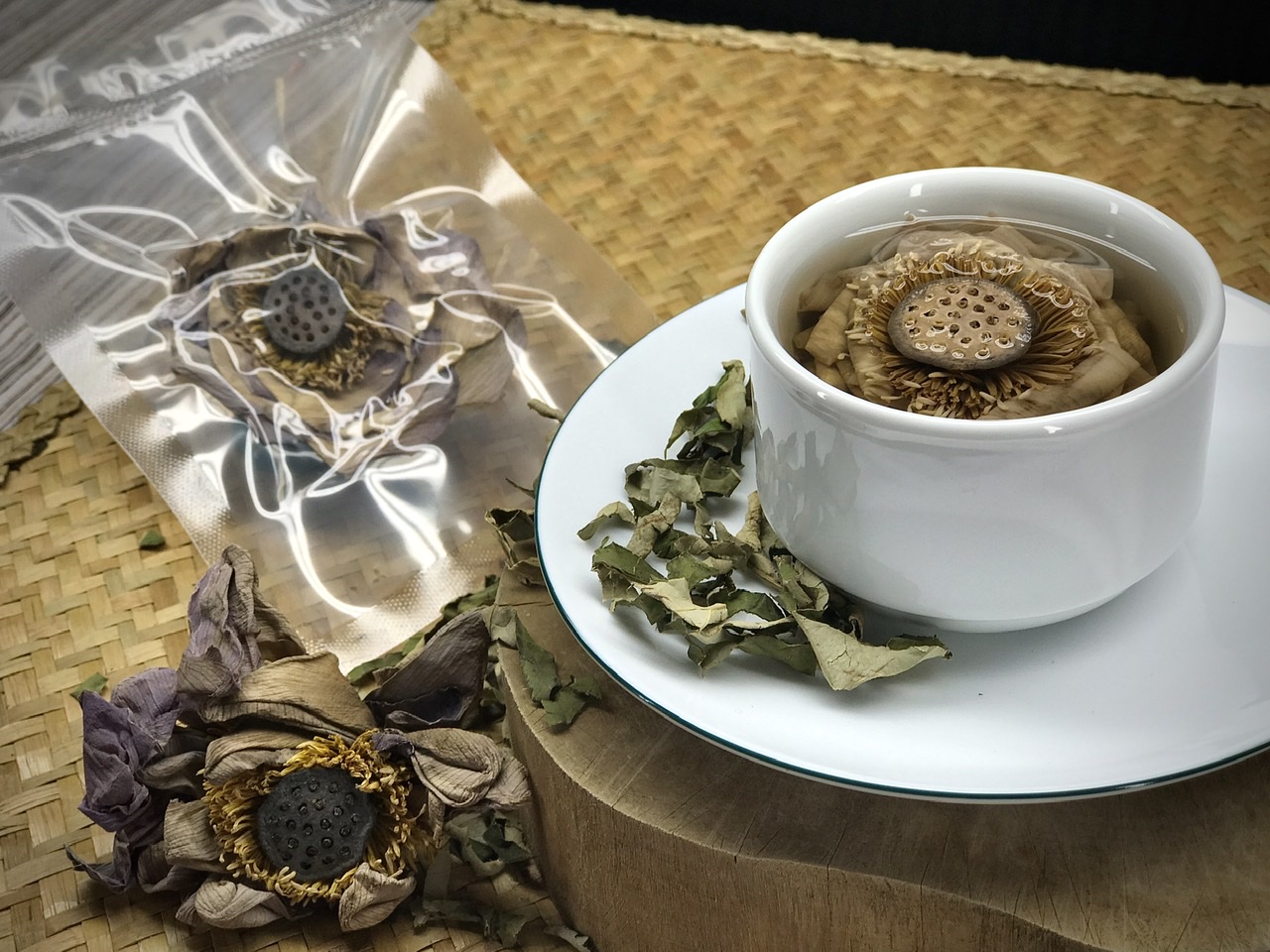 Nước lá sen giúp an thần