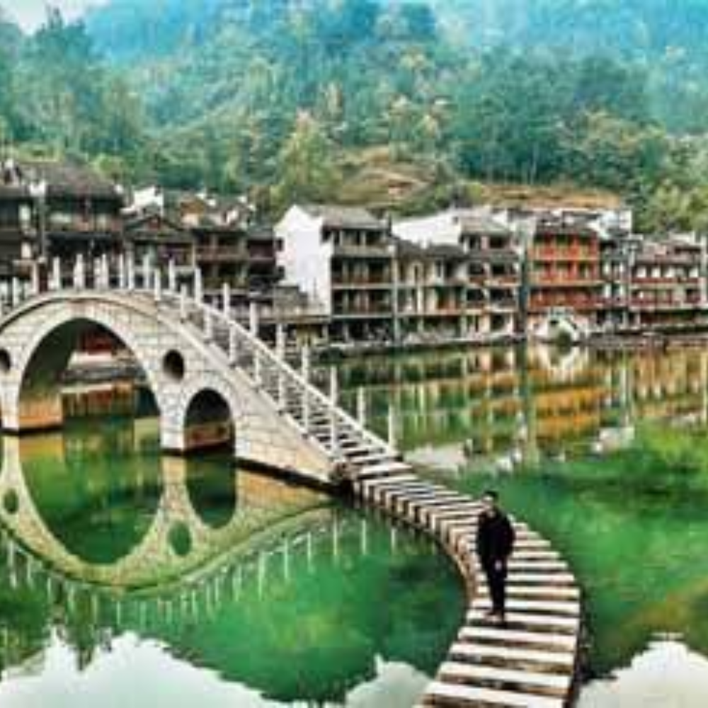 Dạo Bước Phượng Hoàng Cổ Trấn