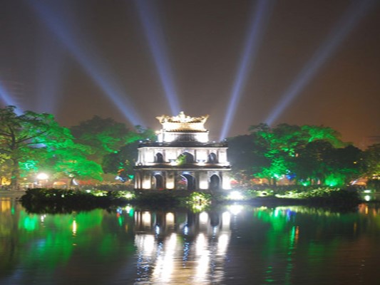 Hồ Gươm địa điểm nên đến một lần