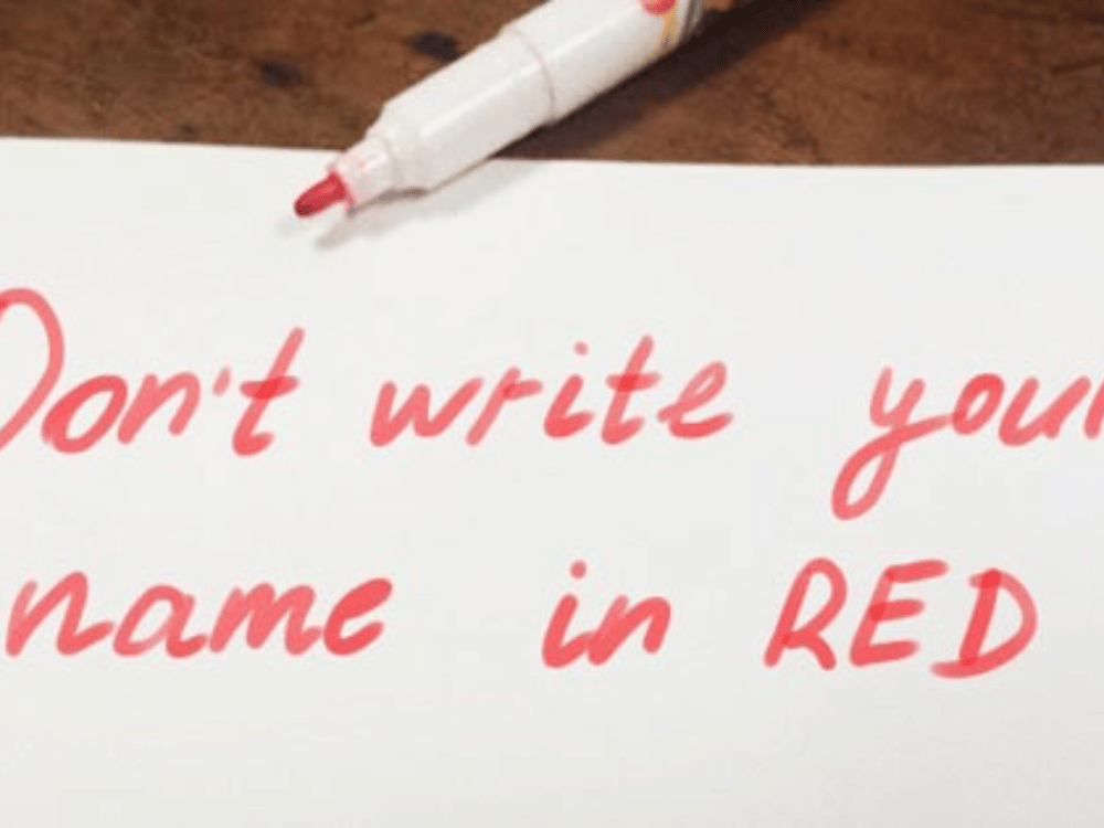 Kiêng kỵ bút màu đỏ