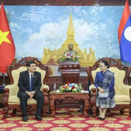 Hội Hữu Nghị Việt Nam Lào Chúc Mừng 50 Năm Quốc Khánh Lào