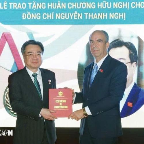 Tăng Cường Quan Hệ Việt Nam - Cuba Ông Nguyễn Thanh Nghị Được Trao Huân Chương Hữu Nghị