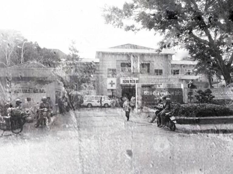 1. Những cột mốc vàng