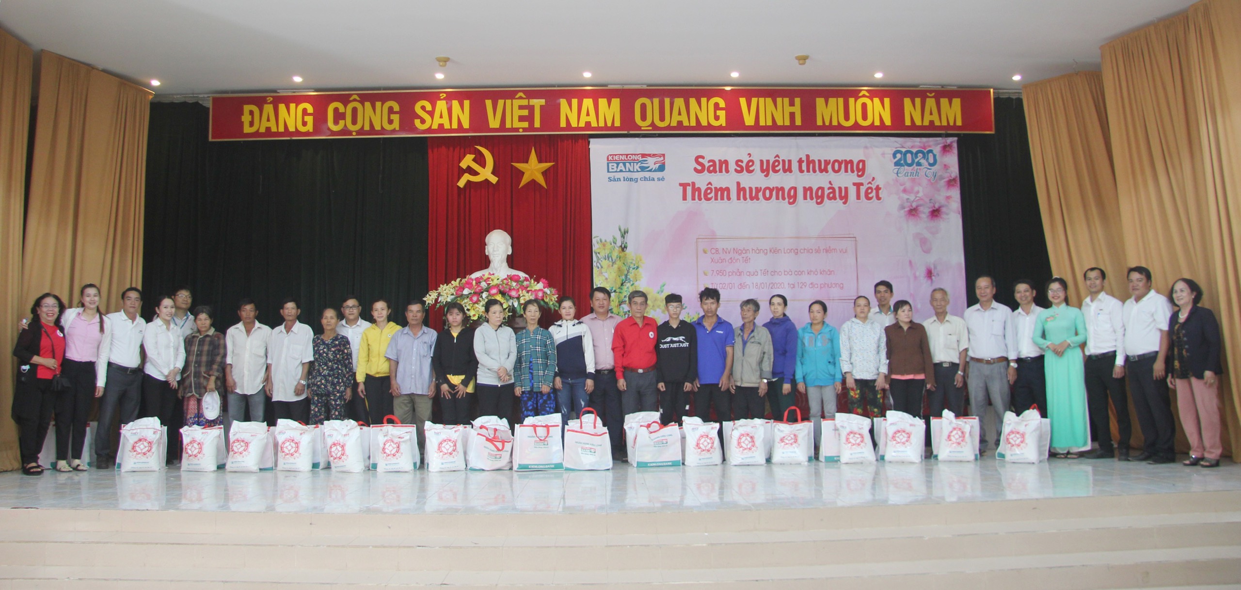 5. Hỗ trợ người nghèo, ảnh hưởng thiên tai