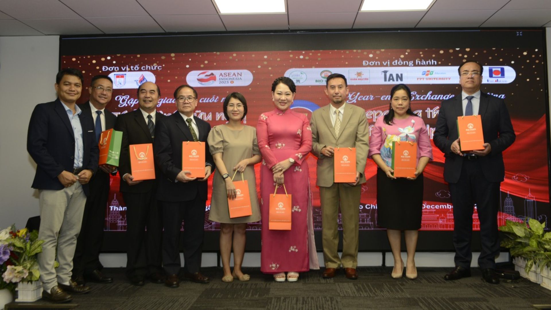 Hành trình phát triển của một thương hiệu Việt từ trái tim khoa học