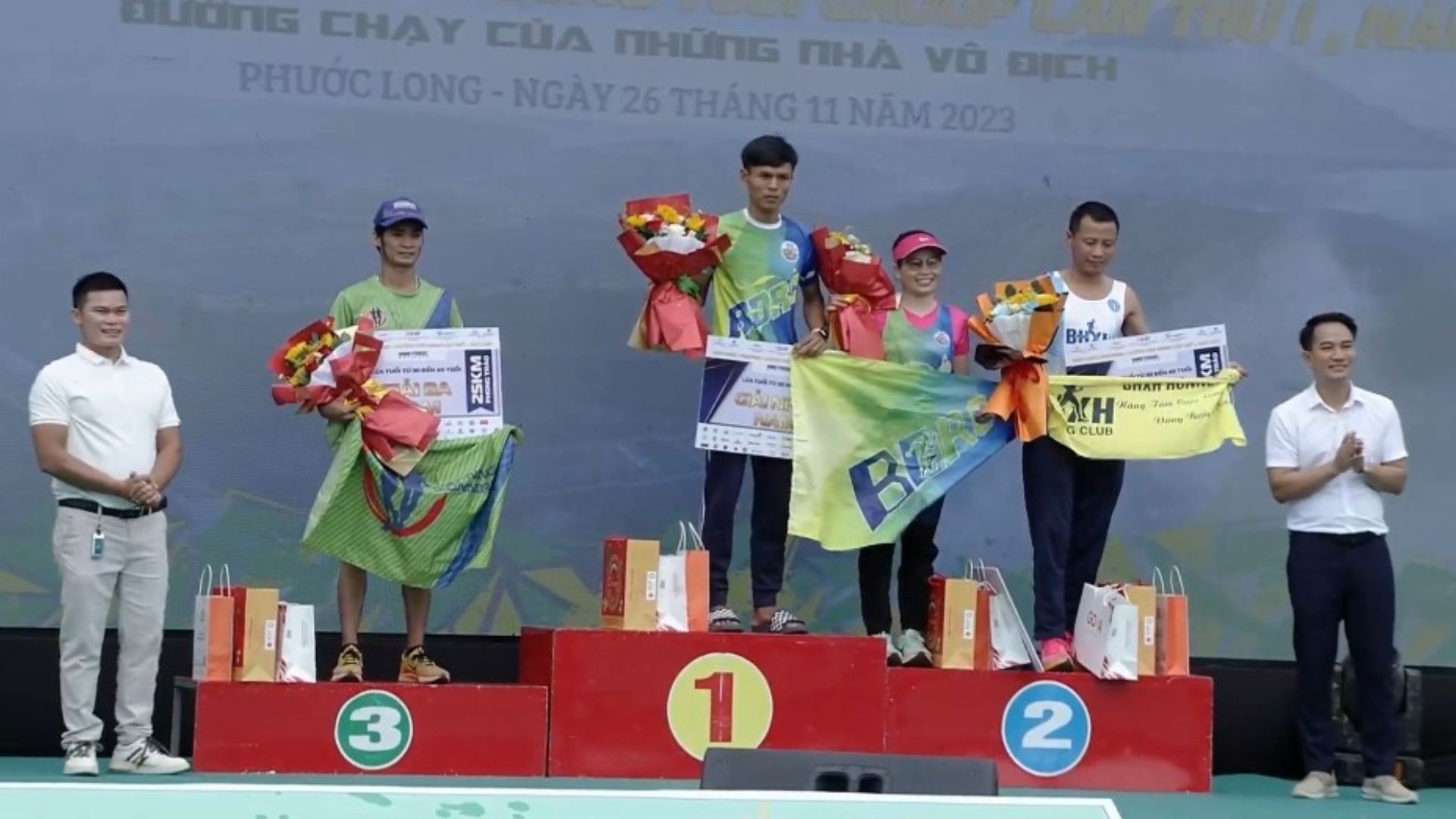 3. Đồng hành cùng vận động viên vượt thử thách