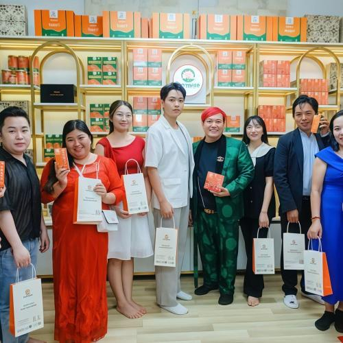 Bio Hope Vinh Dự Đón Tiếp Hơn 50 Khách Mời Gồm Các CEO, Hoa Hậu, Diễn Viên, Người Mẫu, MC, Doanh Nhân Tham Dự “Tiệc Trà Giới Thiệu Sản Phẩm Mới” Tại Showroom