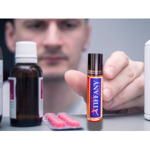 5. Một chai đặt tại tủ thuốc gia đình