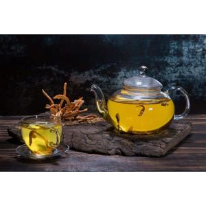 Hãm trà với đông trùng hạ thảo