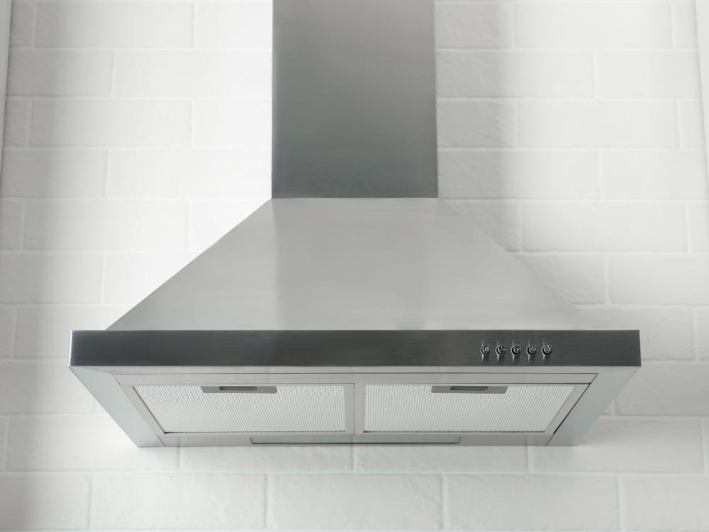 5. Máy hút mùi – Không để căn bếp mang mùi cả ngày