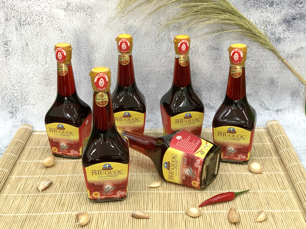 Bước 3: Làm nước sốt và chiên cá