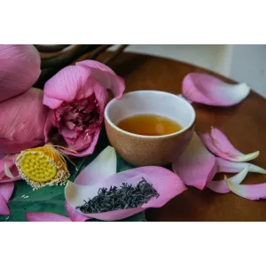 Đối tượng không nên uống trà sen