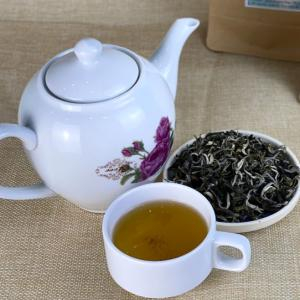 Không uống trà xanh khi đói