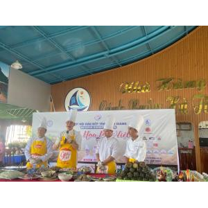 Các đầu bếp tham gia quảng diễn: