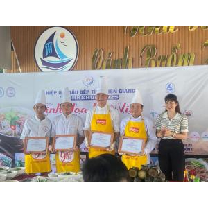 Các đầu bếp tham gia quảng diễn: