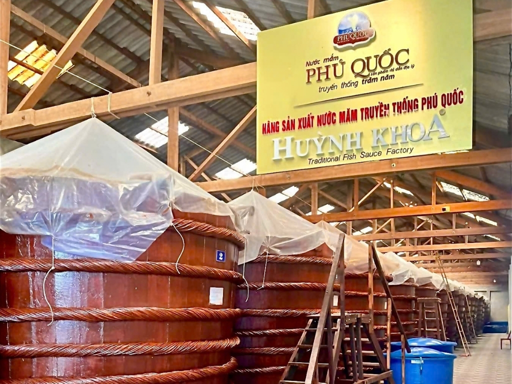 Huỳnh Khoa – 40 Năm Gìn Giữ Tinh Hoa Nước Mắm Phú Quốc