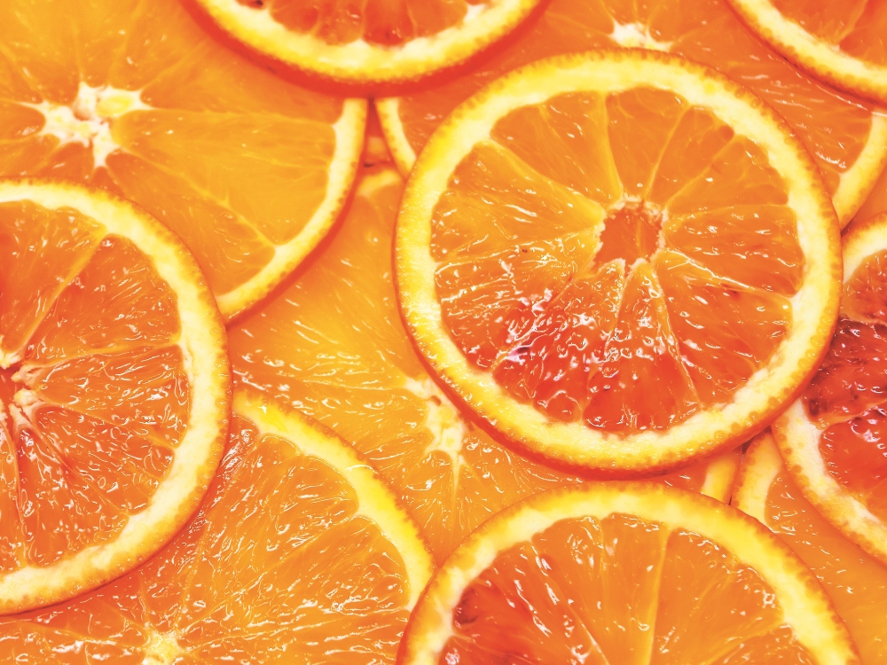 Người lớn tuổi và cam sấy dẻo – Một sự kết hợp hoàn hảo