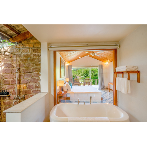 Biệt thự có 2 phòng ngủ, 1 phòng khách và ban công